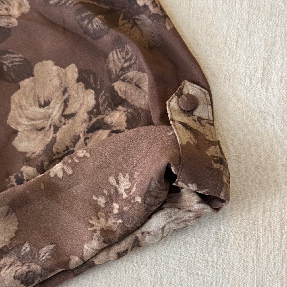 Torrid Harper Blouse 2 Brown Floral Rose Georgette Roll Tab Pullover Top nwt - Picture 8 of 8